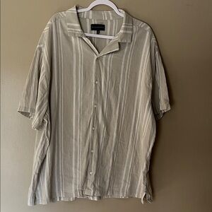 No Boundaries Men's Casual Striped Shirt - Beige and White